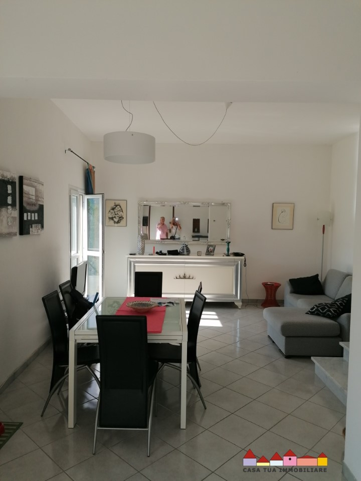 casa indipendente in vendita a Carrara in zona Sorgnano