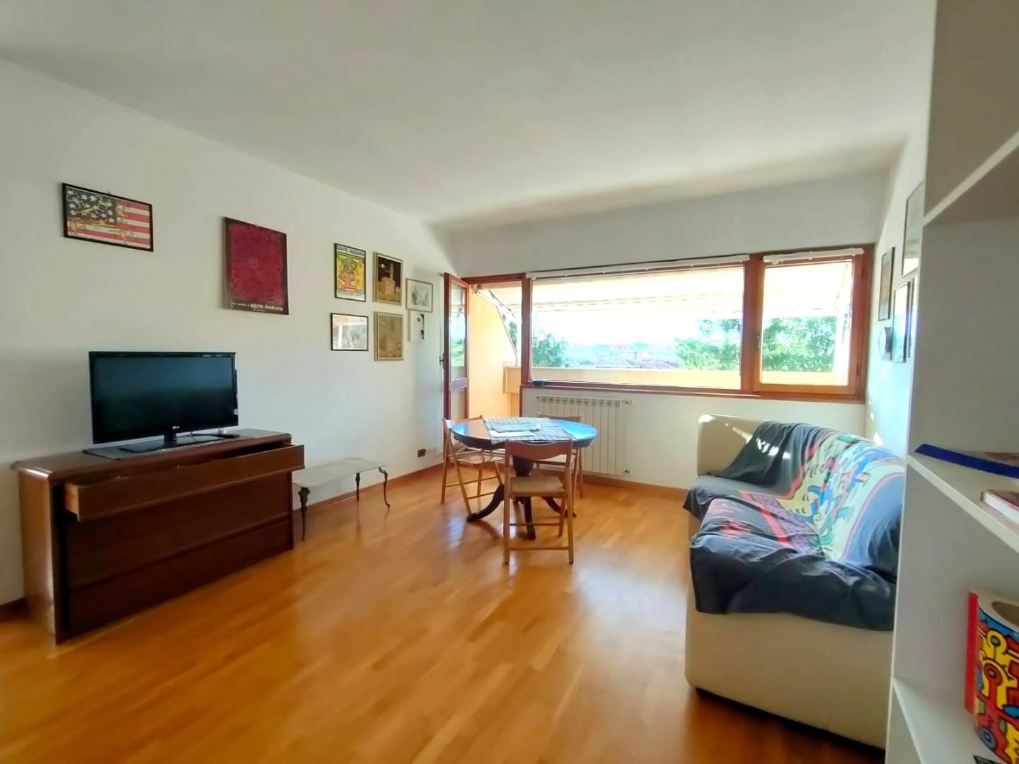 appartamento in vendita a Massa in zona Marina di Massa