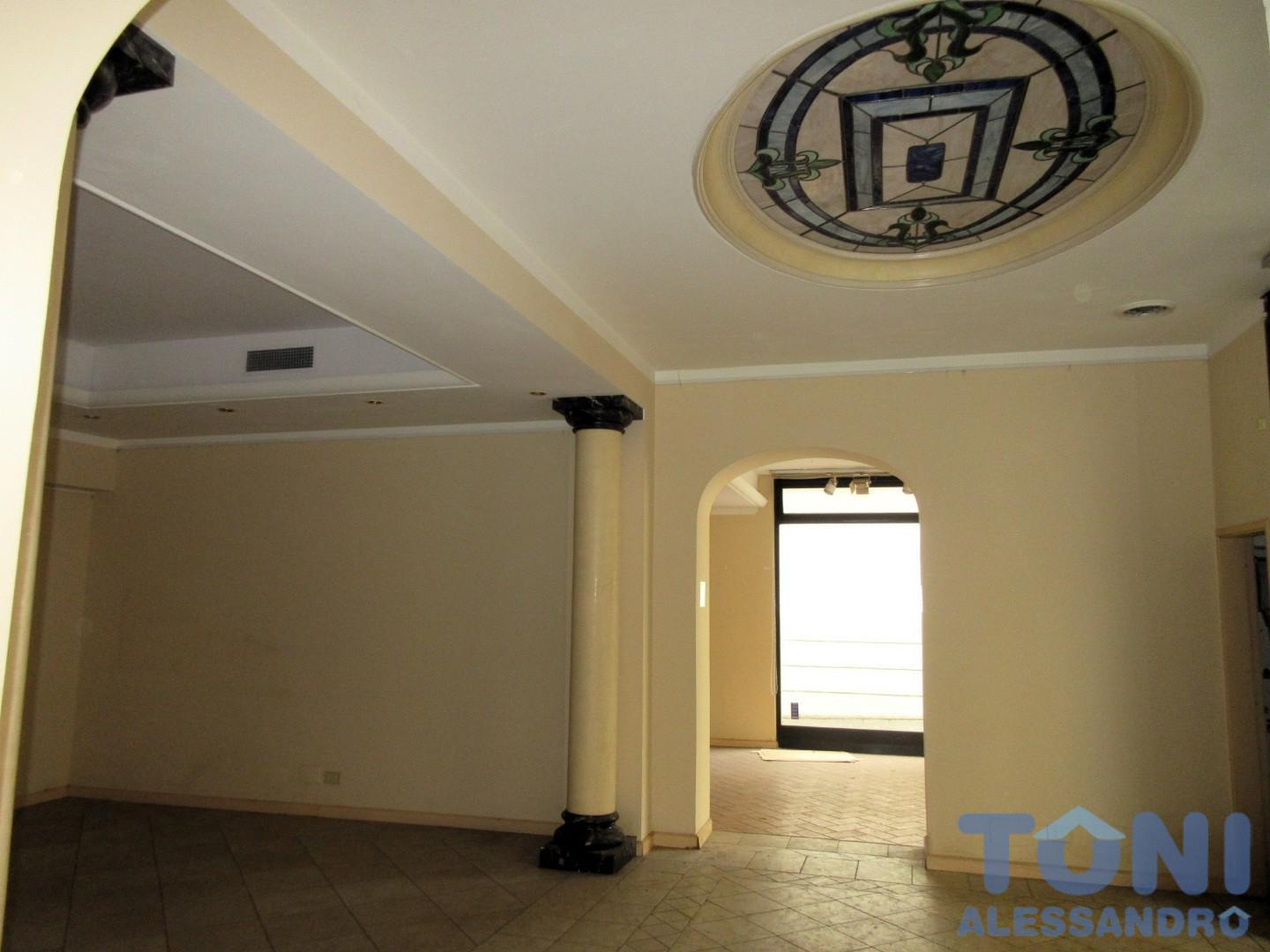 locale commerciale in affitto ad Empoli in zona Centro Storico