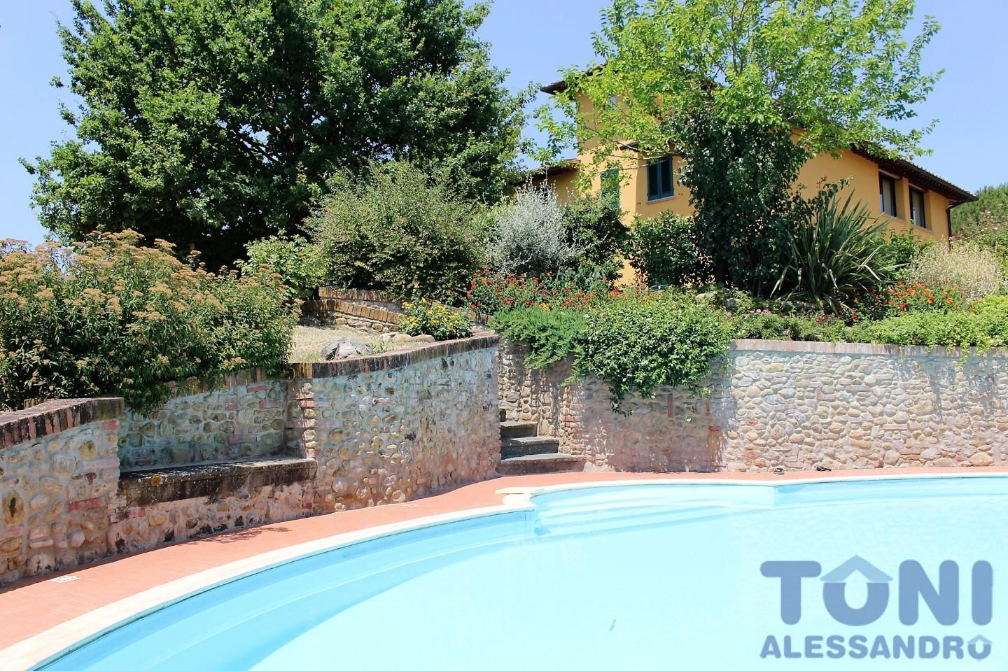 casa indipendente in vendita a Lastra a Signa in zona Quattro Strade
