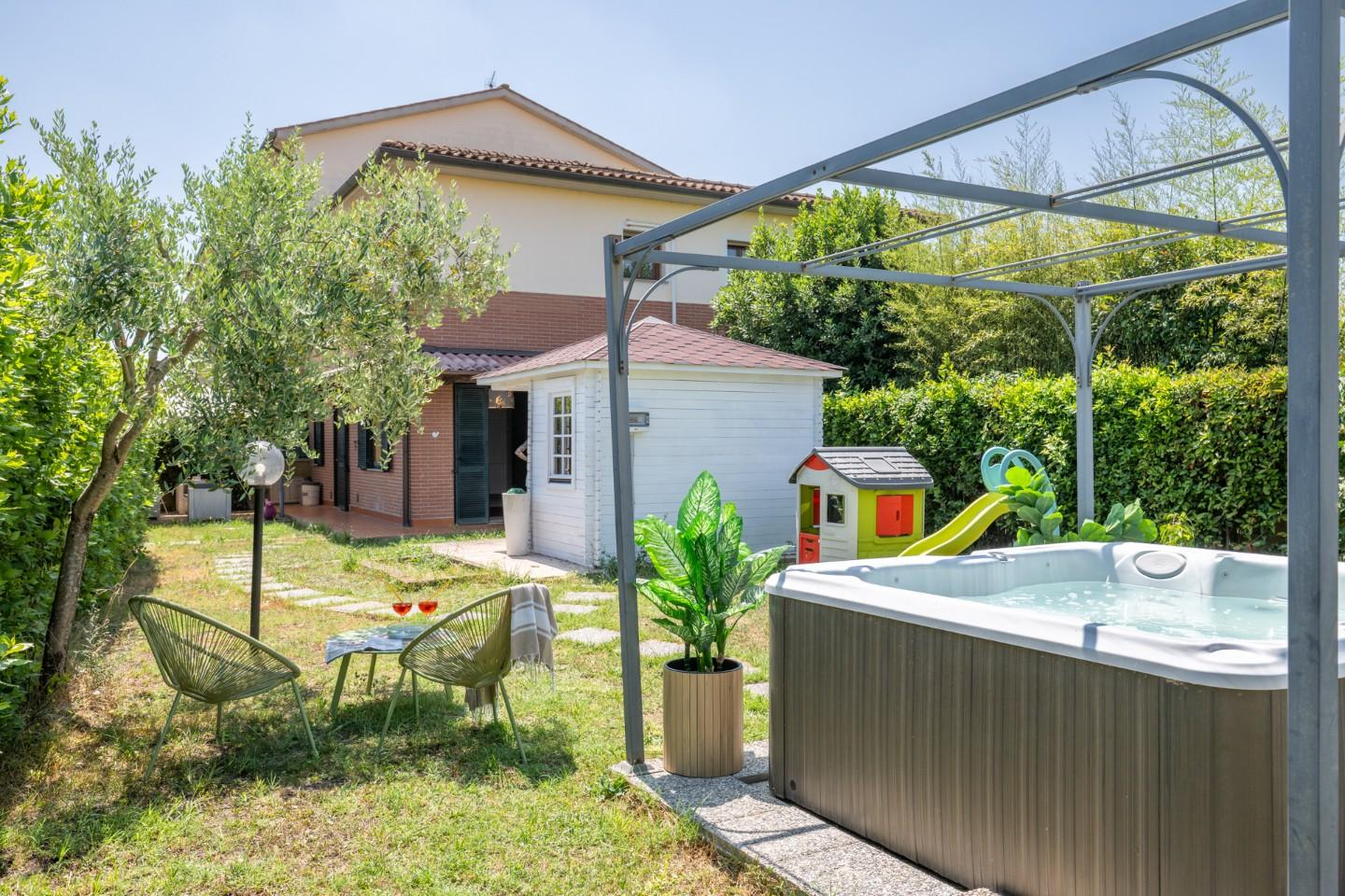 casa indipendente in vendita a Calcinaia