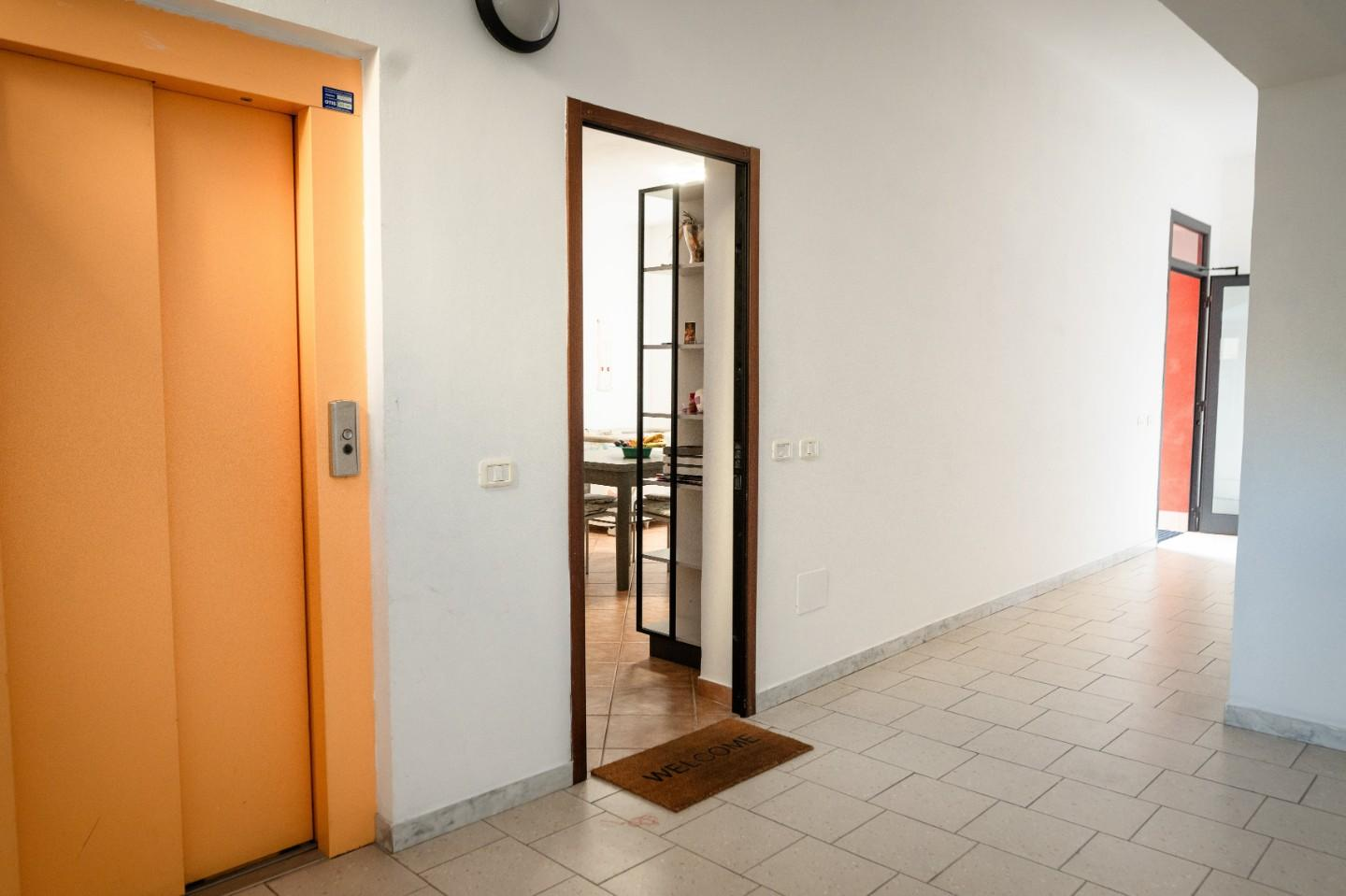 appartamento in vendita a Carrara in zona Centro Città