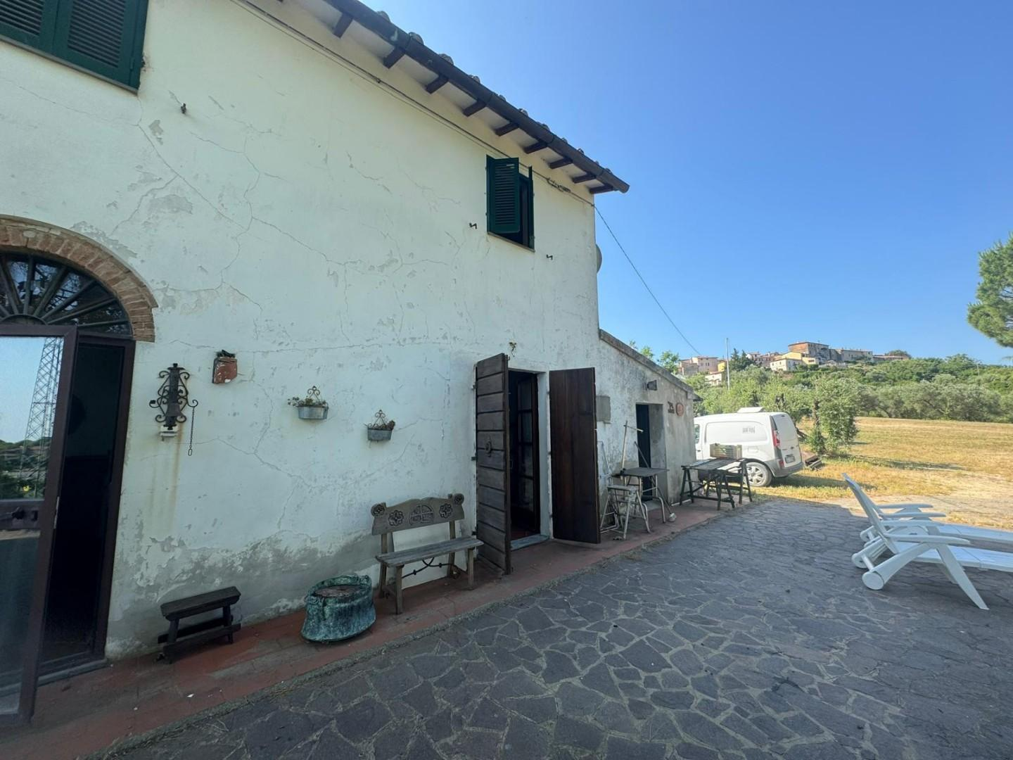 casa indipendente in vendita a Casciana Terme Lari in zona Lari