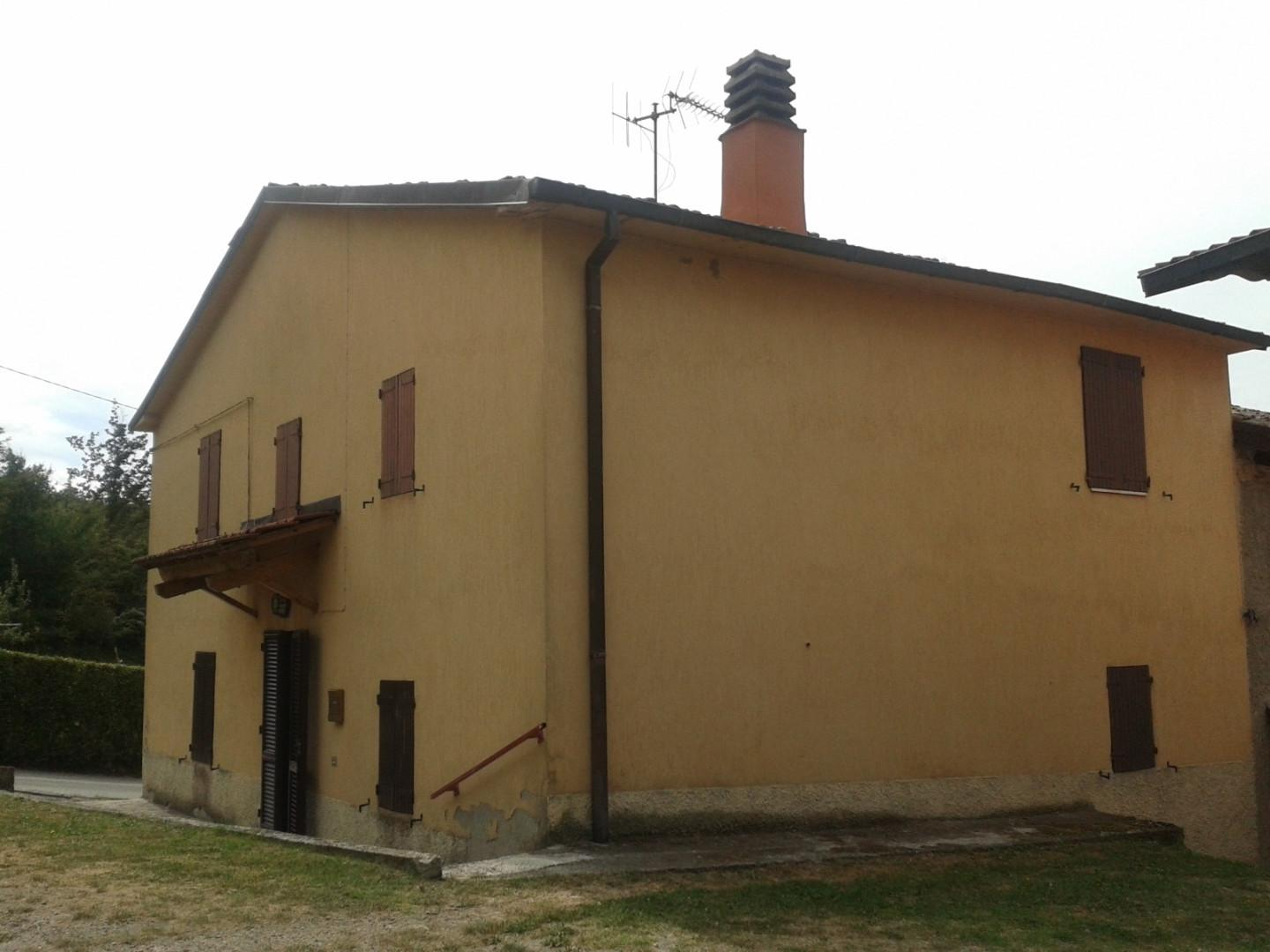 casa indipendente in vendita a Castel di Casio in zona Suviana