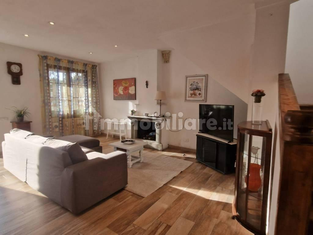 casa indipendente in vendita a Viareggio in zona Torre del Lago