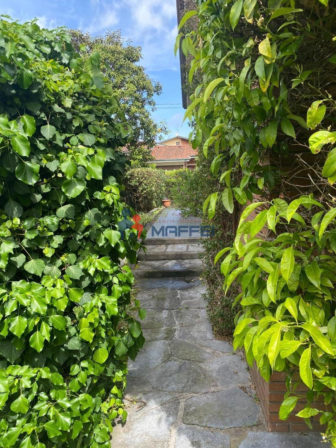 casa indipendente in vendita a Viareggio in zona Campo d'Aviazione