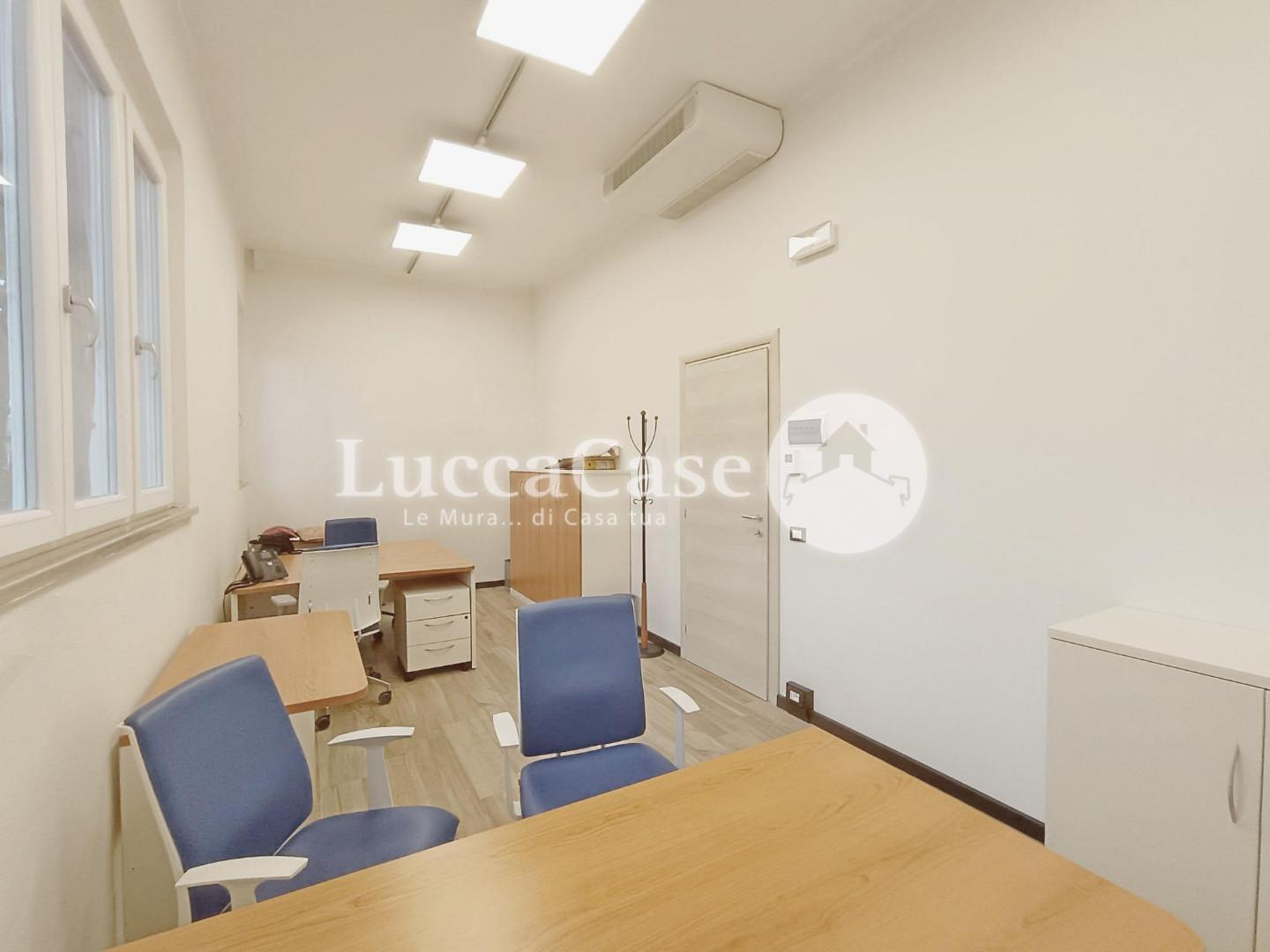 ufficio in affitto a Lucca in zona Pontetetto