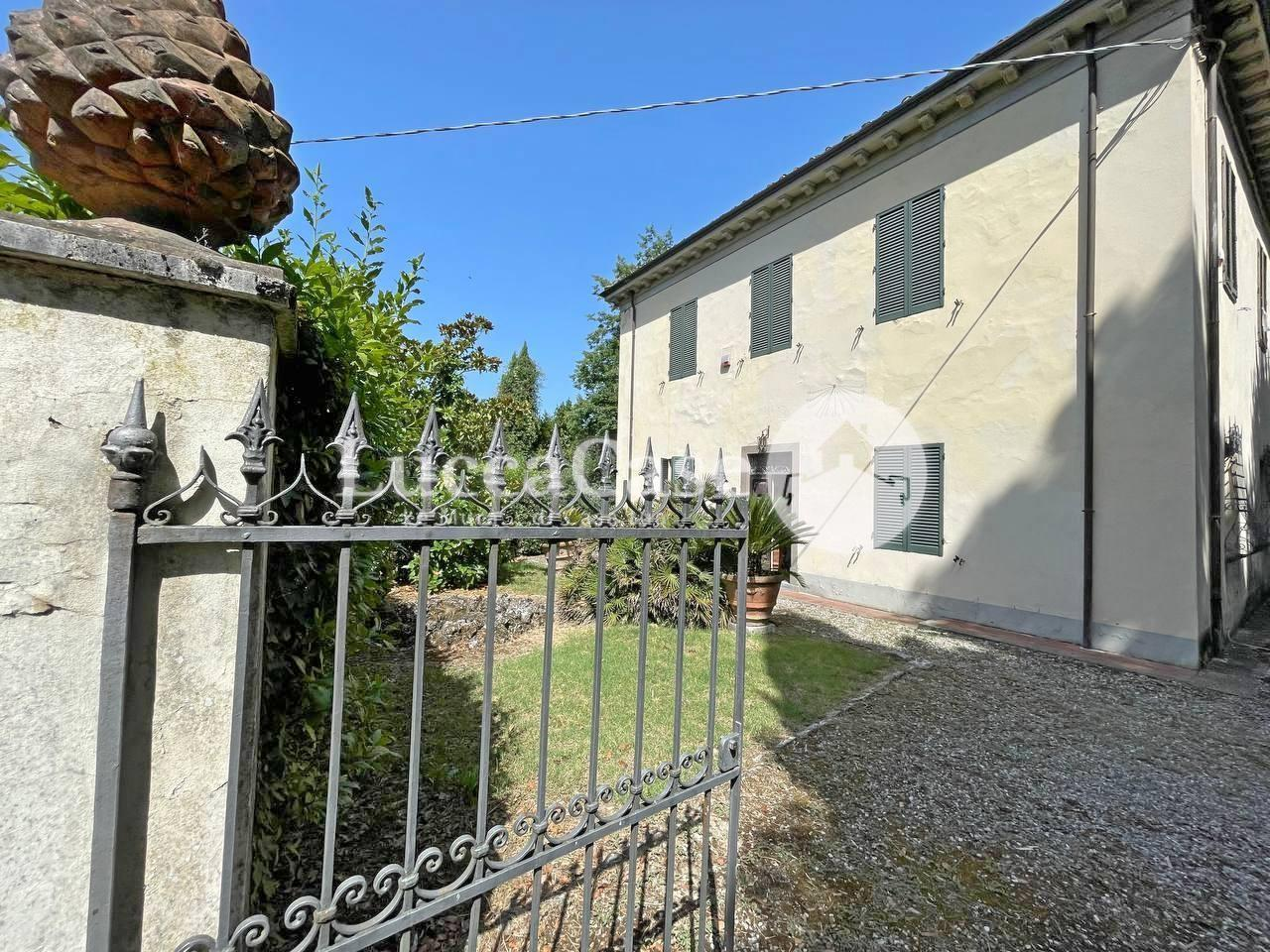 casa indipendente in vendita a Lucca in zona Centro Città