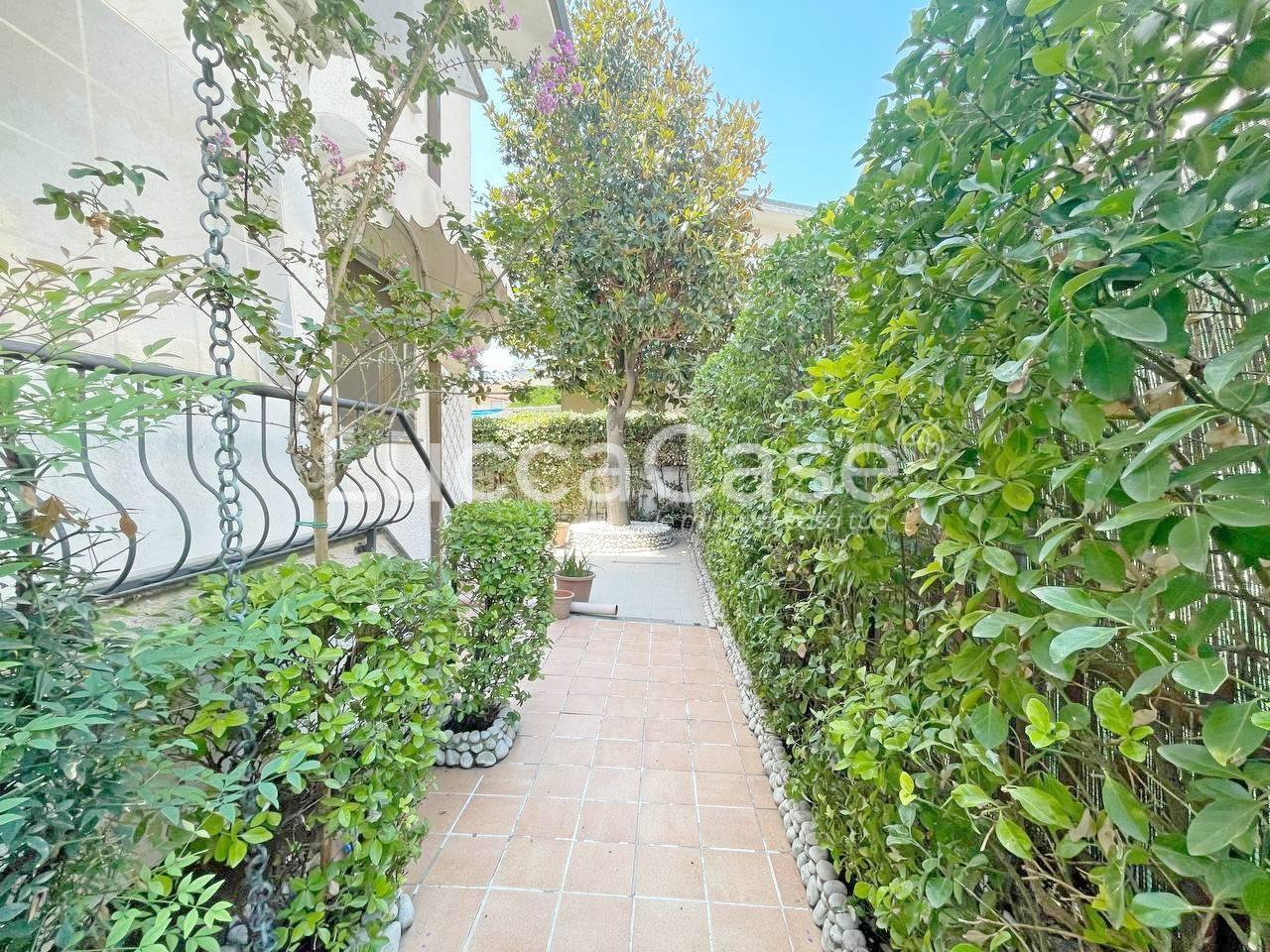 casa indipendente in vendita a Viareggio in zona Torre del Lago