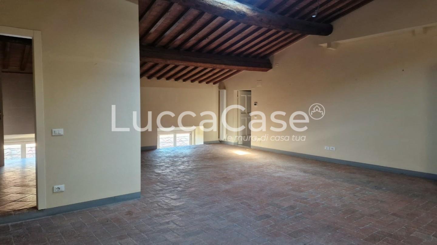appartamento in affitto a Lucca in zona Centro Città