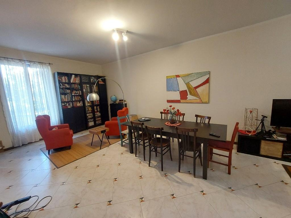 casa indipendente in vendita a Massa in zona Marina di Massa