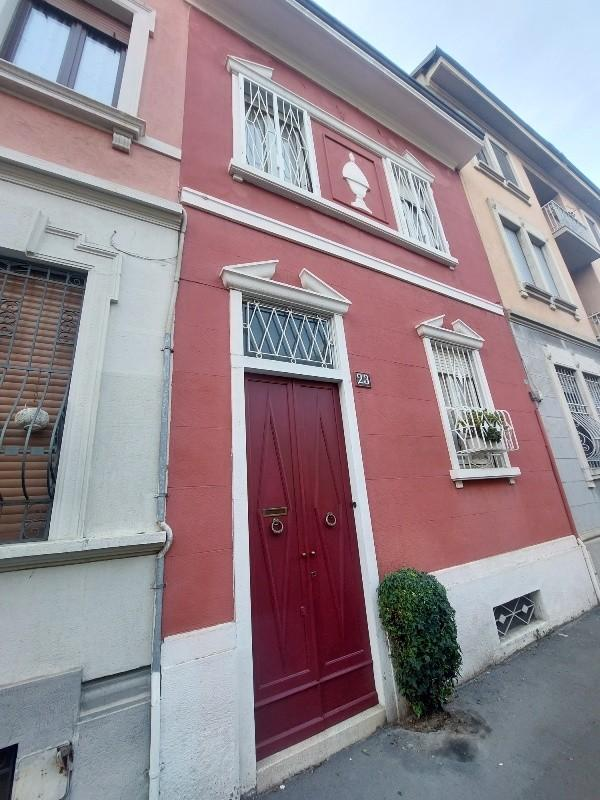 casa indipendente in vendita a Milano in zona Città Studi