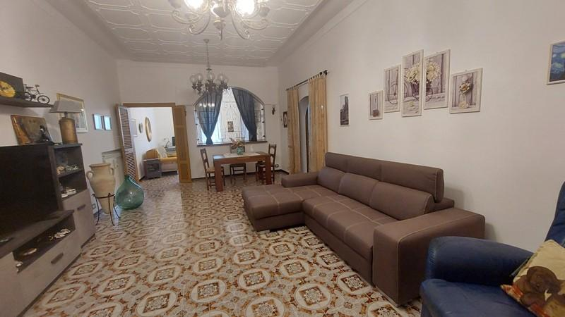 casa semindipendente in vendita a Massa