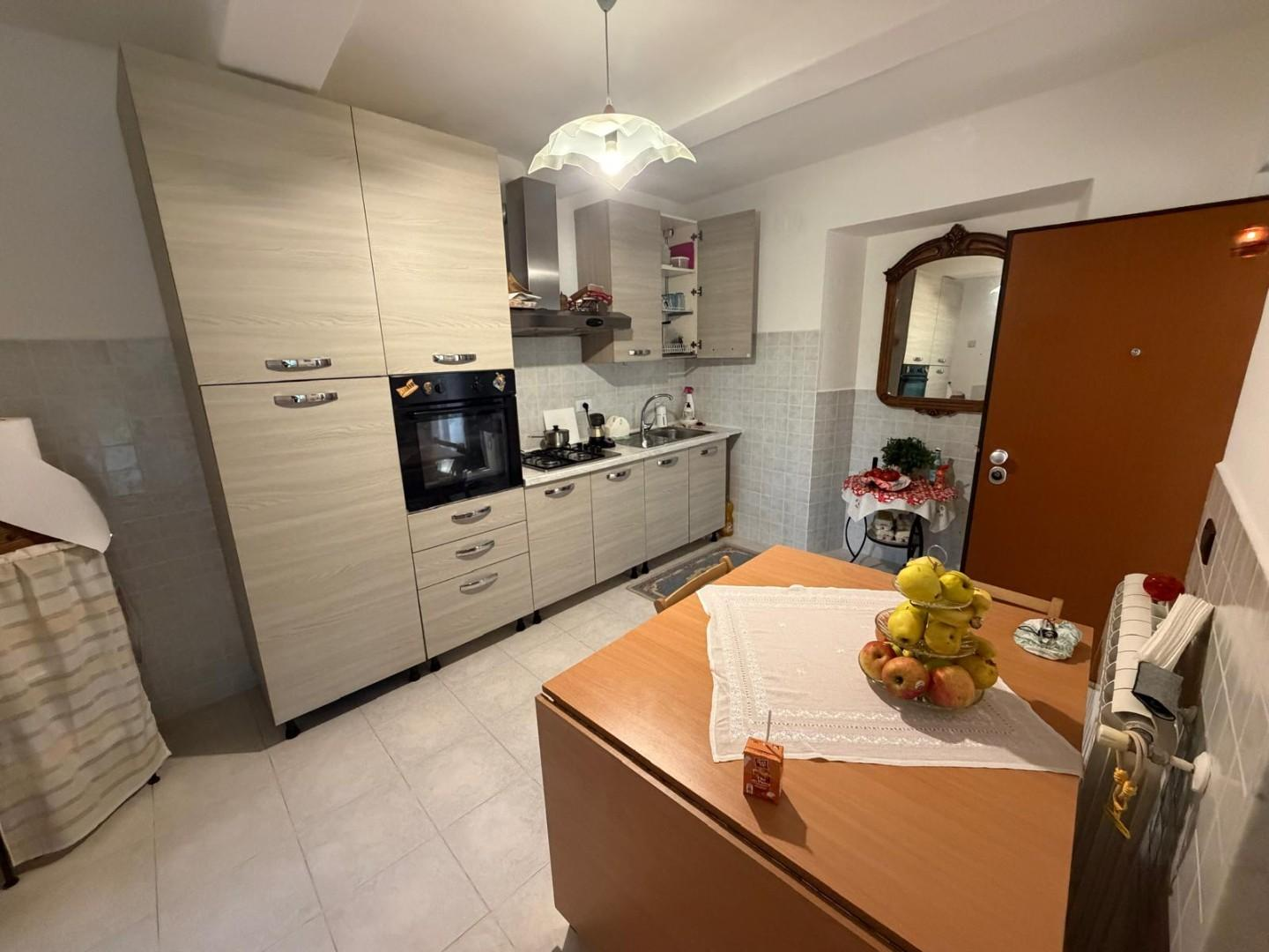 appartamento in vendita a Carrara in zona Centro Città
