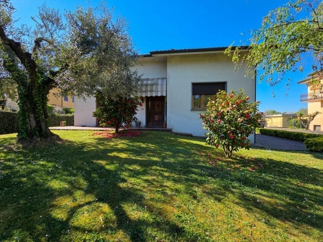 casa indipendente in vendita a Lucca in zona zona Antraccoli