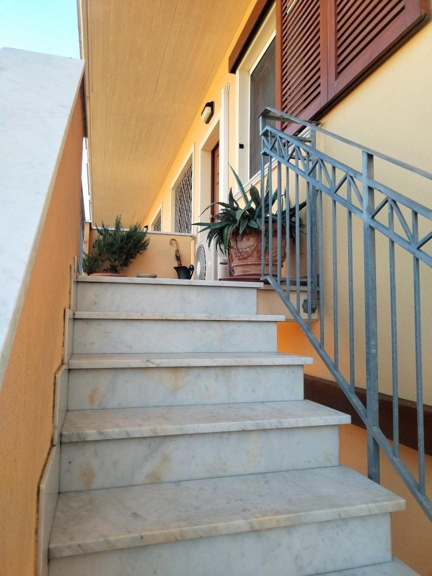 appartamento in vendita a Massa in zona Marina di Massa