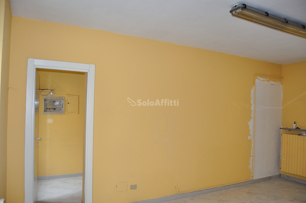 locale commerciale in affitto a Settimo Torinese