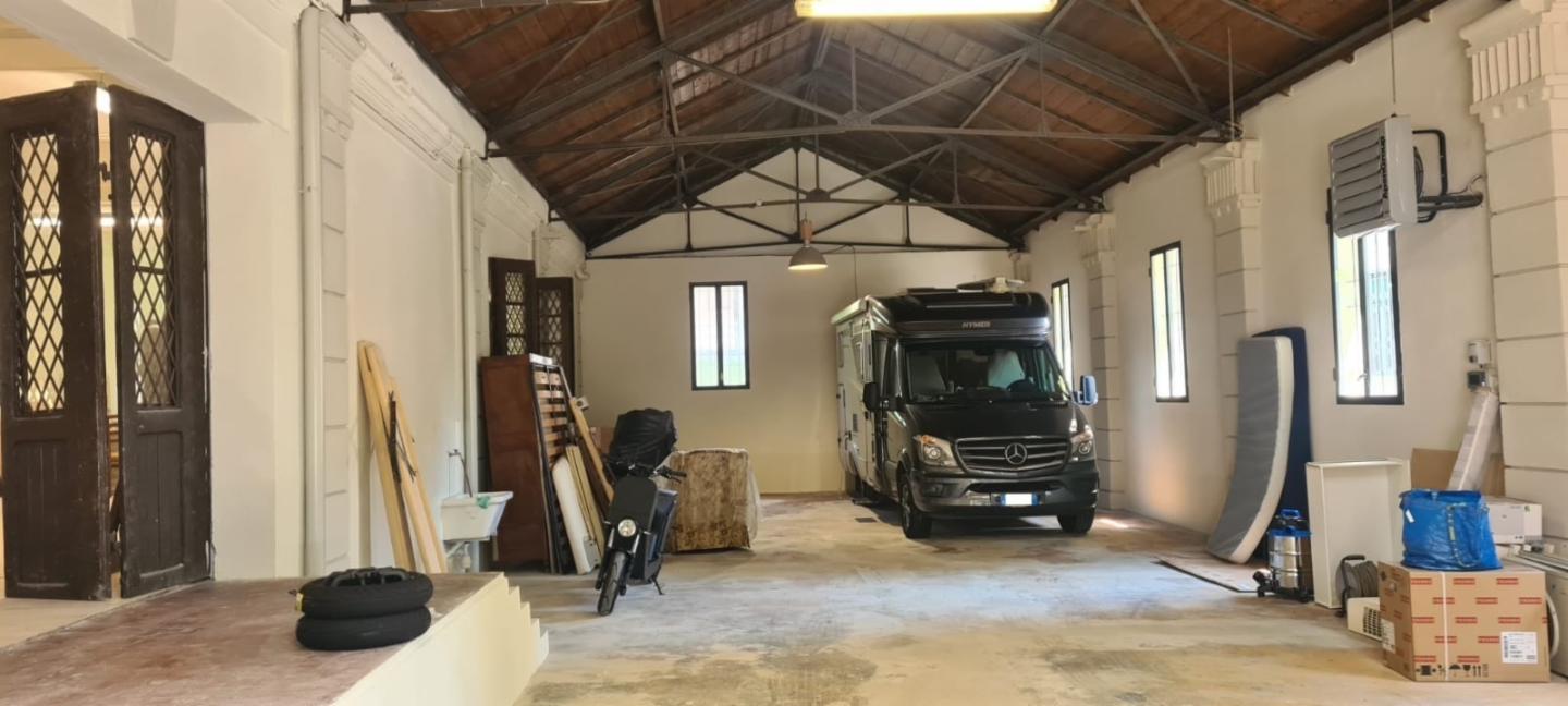 locale commerciale in affitto a Reggio nell'Emilia in zona Città Storica