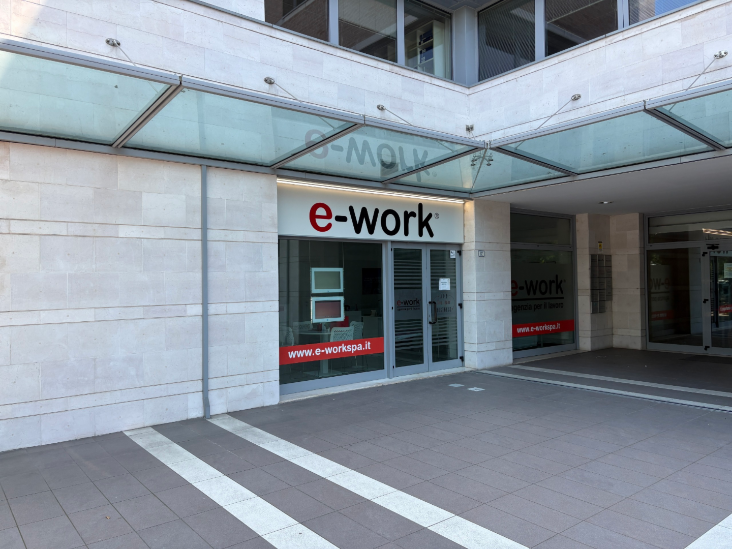 locale commerciale in affitto a Reggio nell'Emilia in zona Tribunale
