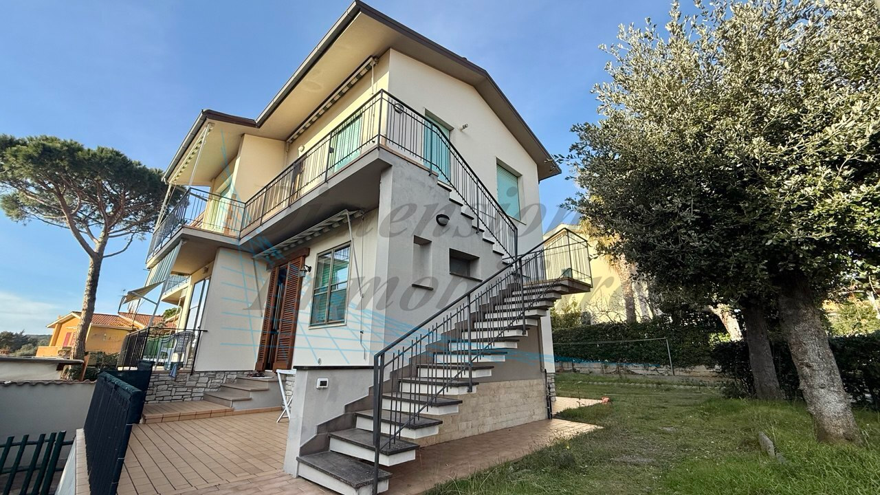 casa indipendente in vendita a Rosignano Marittimo in zona Castiglioncello