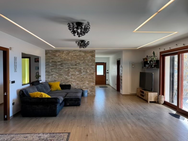 casa indipendente in vendita a Castellaro