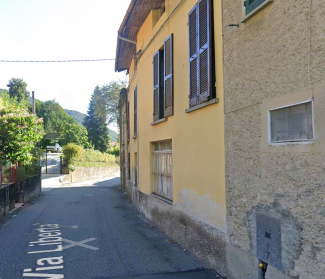 appartamento in vendita a Casalzuigno