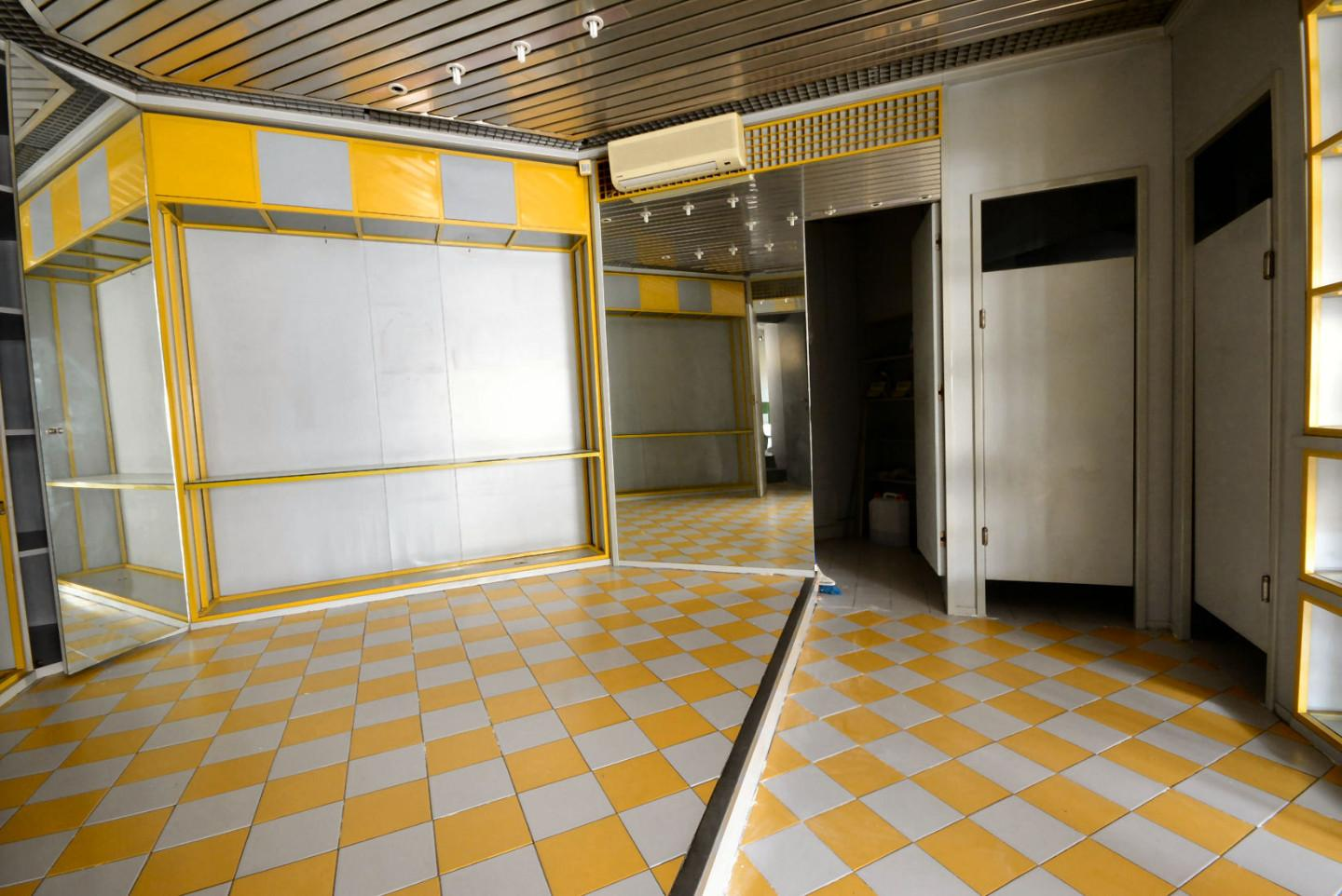 locale commerciale in vendita a Lucca in zona Centro Città