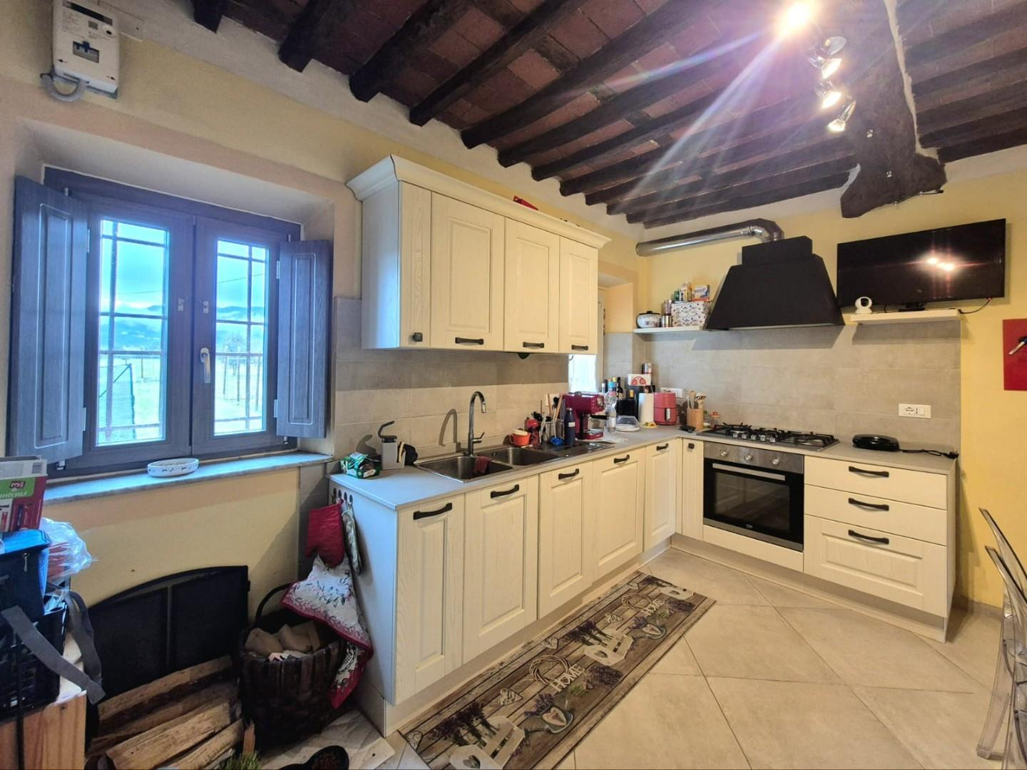 casa indipendente in vendita a Lucca in zona Centro Città