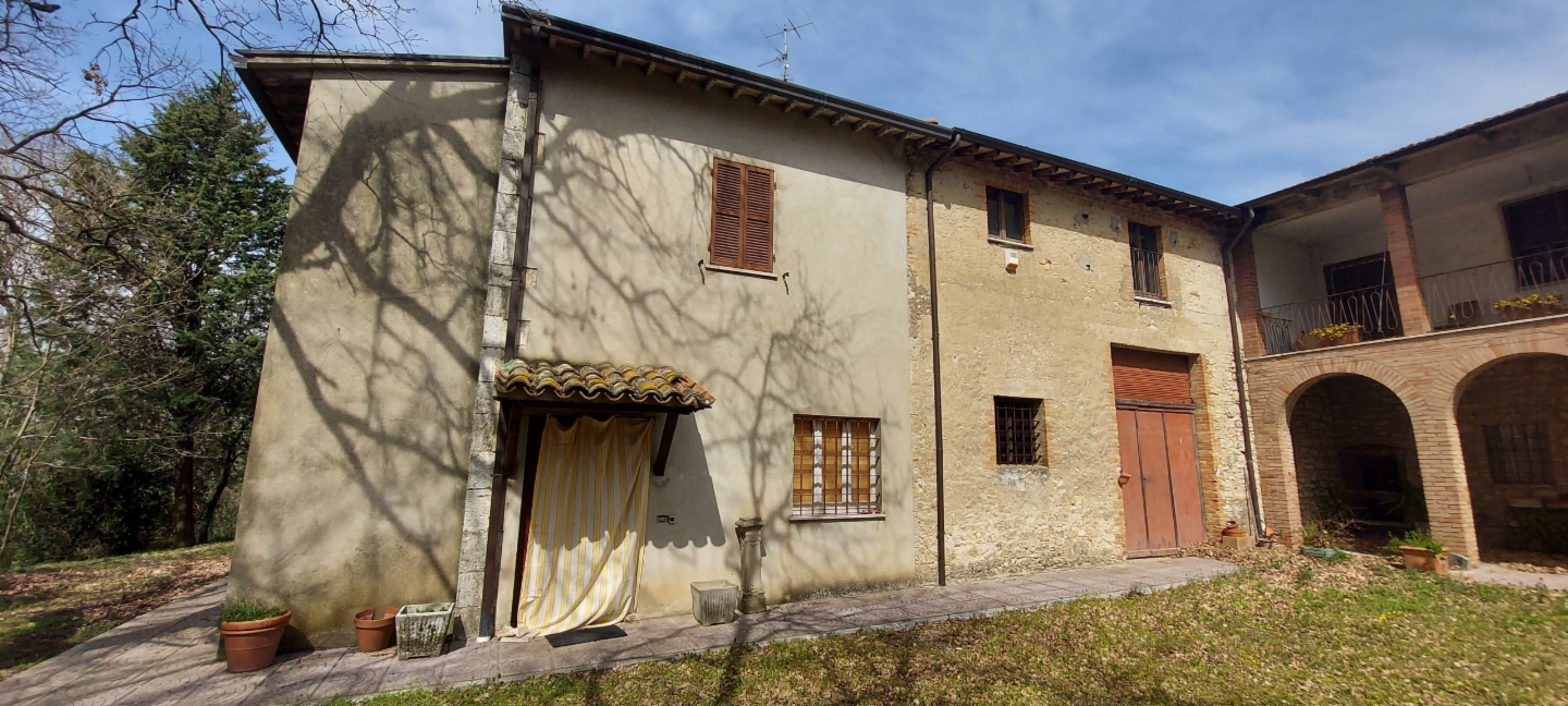 appartamento in vendita a Gualdo Cattaneo in zona Grutti
