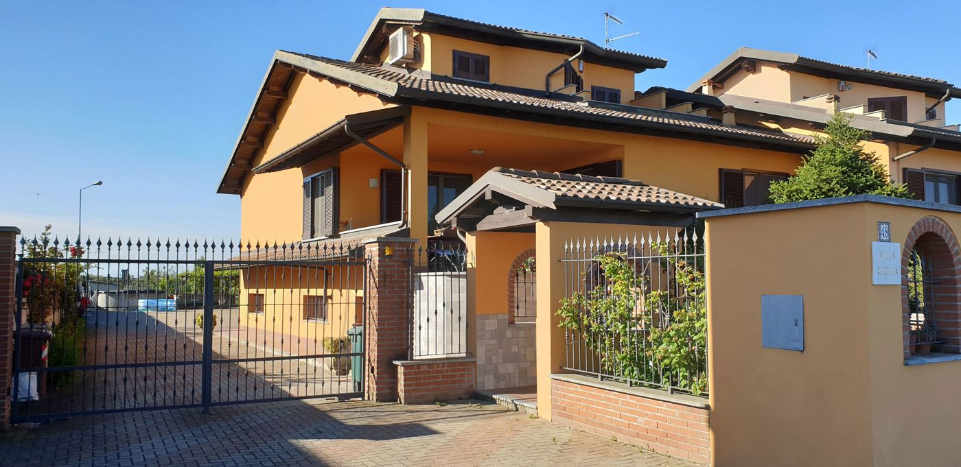casa indipendente in vendita a Mortara
