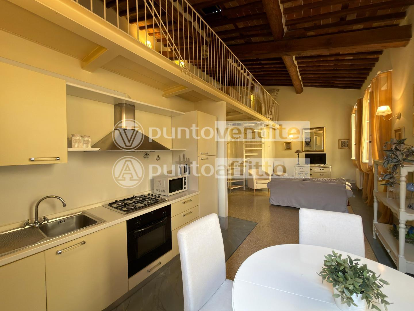 appartamento in affitto a Lucca in zona Centro Città