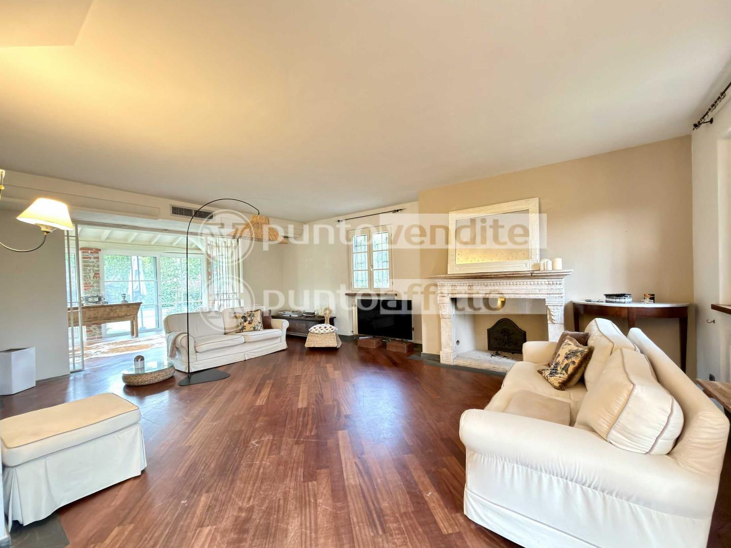 casa indipendente in vendita a Lucca in zona Centro Città