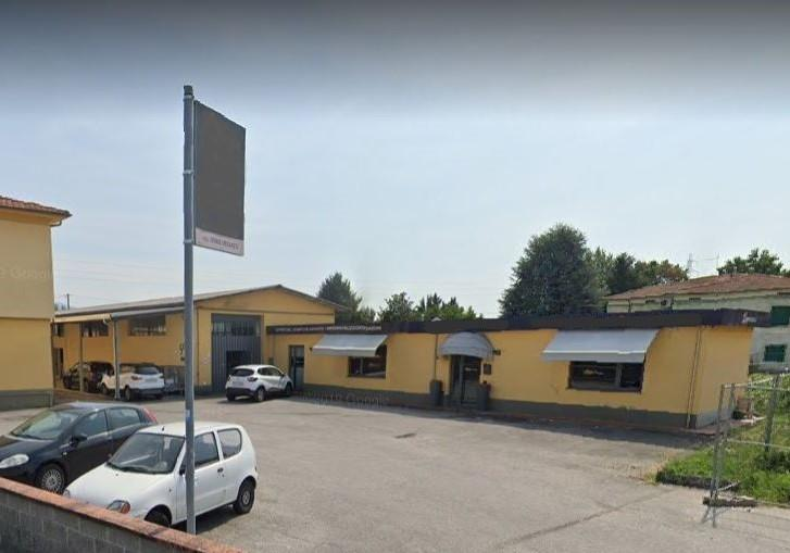 ufficio in vendita a Capannori in zona Lammari