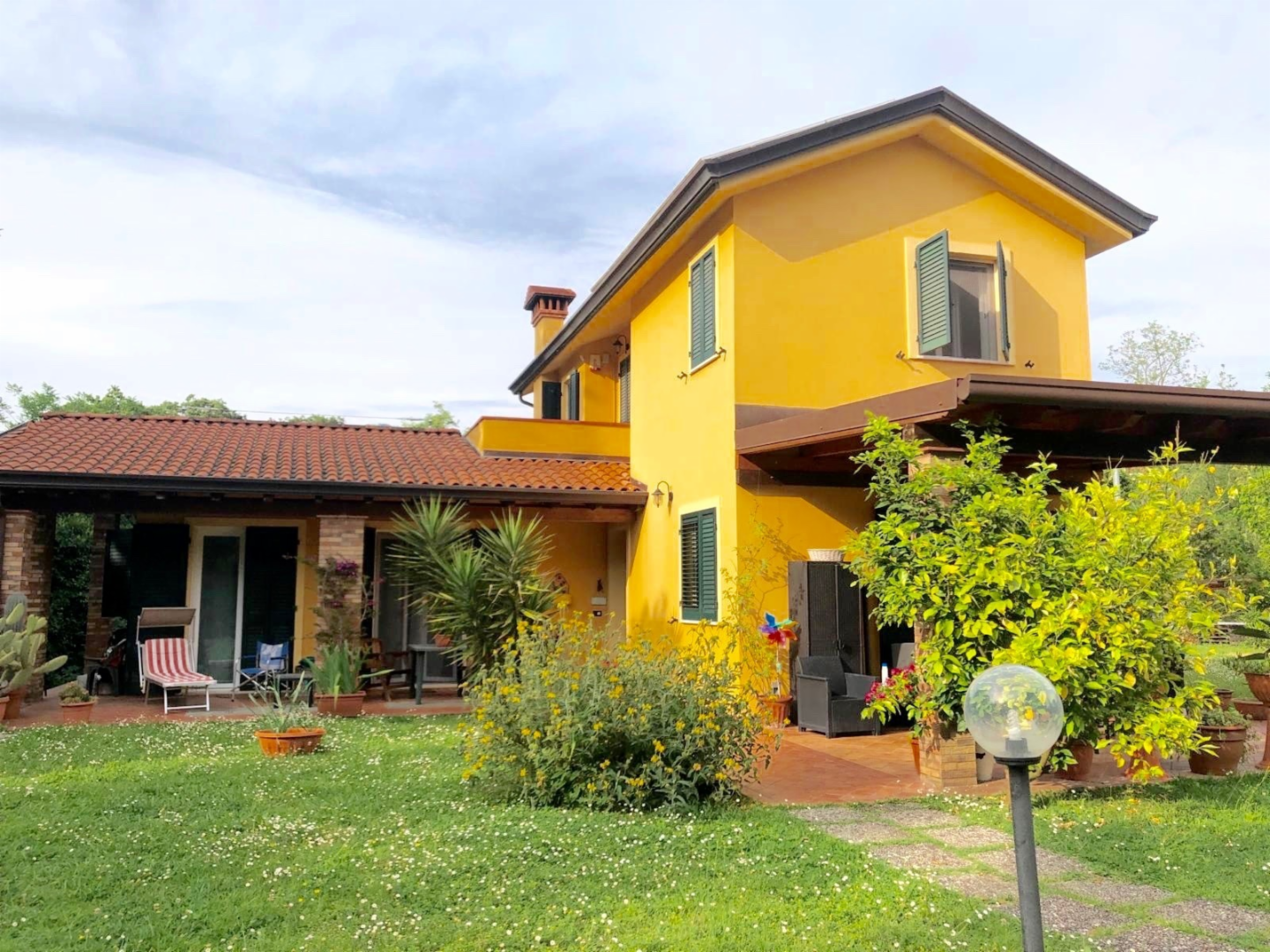 casa indipendente in vendita a Castelnuovo Magra in zona Palvotrisia