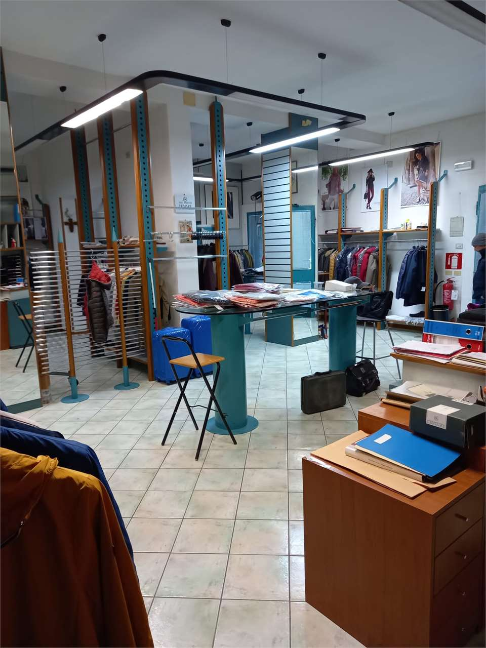 locale commerciale in vendita a Spoleto