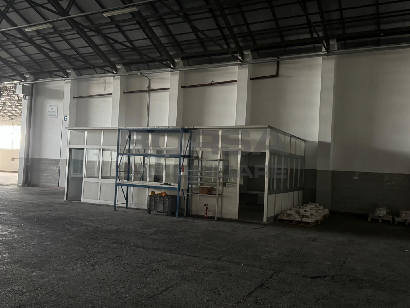 capannone in vendita a Livorno