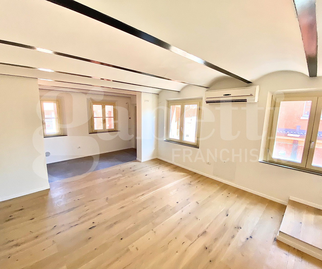 appartamento in vendita a Modena in zona Centro Storico