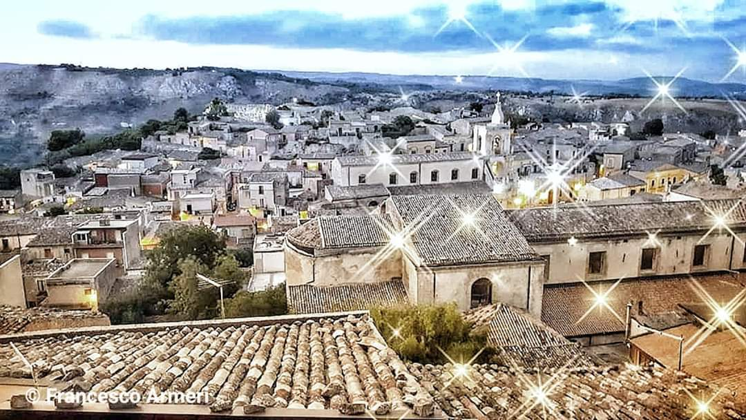 casa indipendente in vendita a Palazzolo Acreide