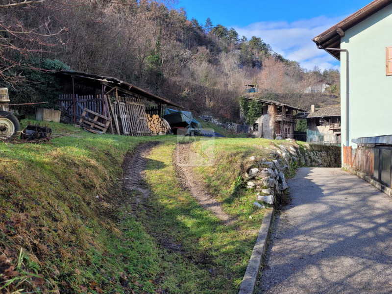 casa indipendente in vendita a Cavedine
