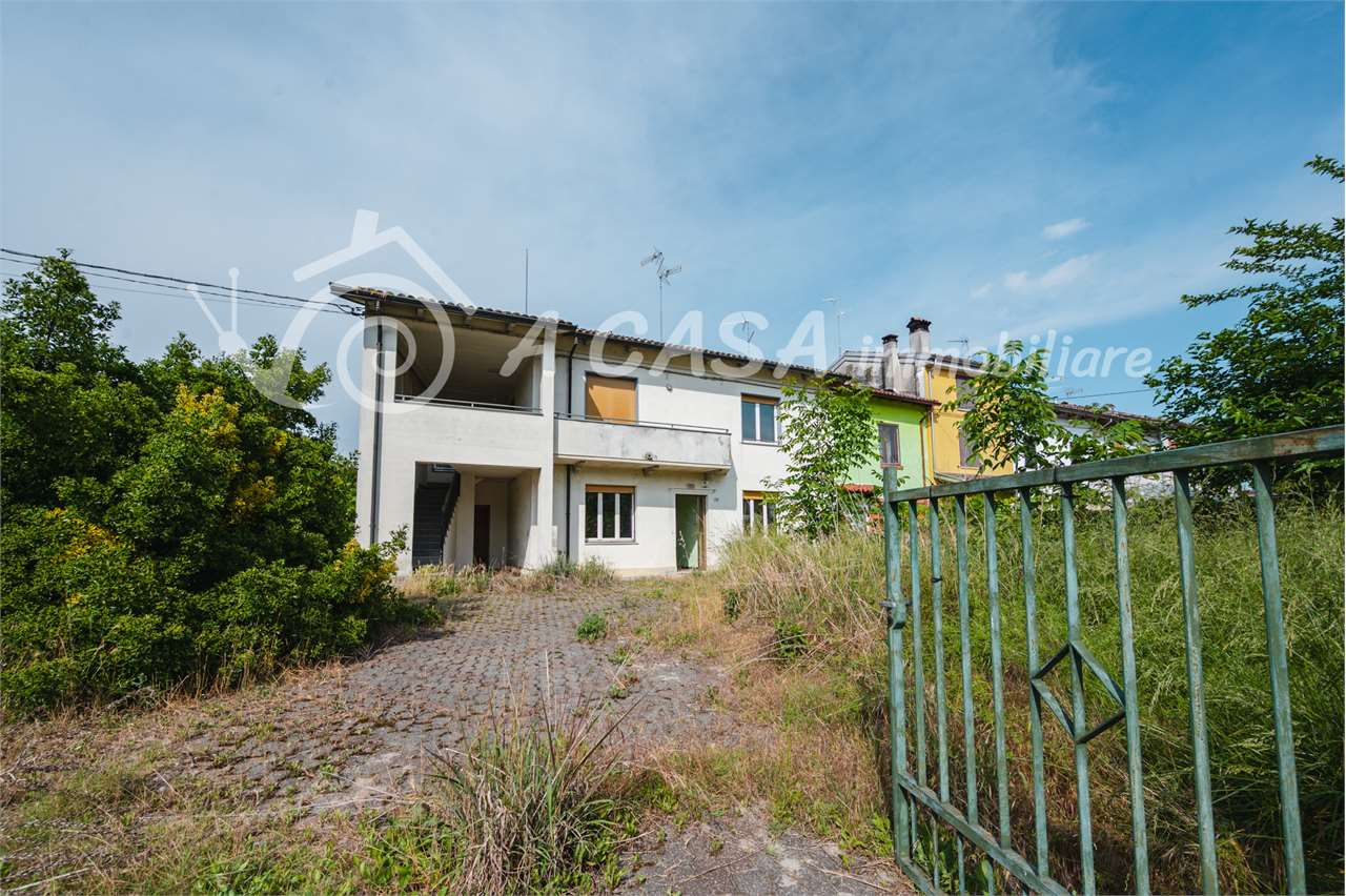 casa indipendente in vendita a Polesine Zibello