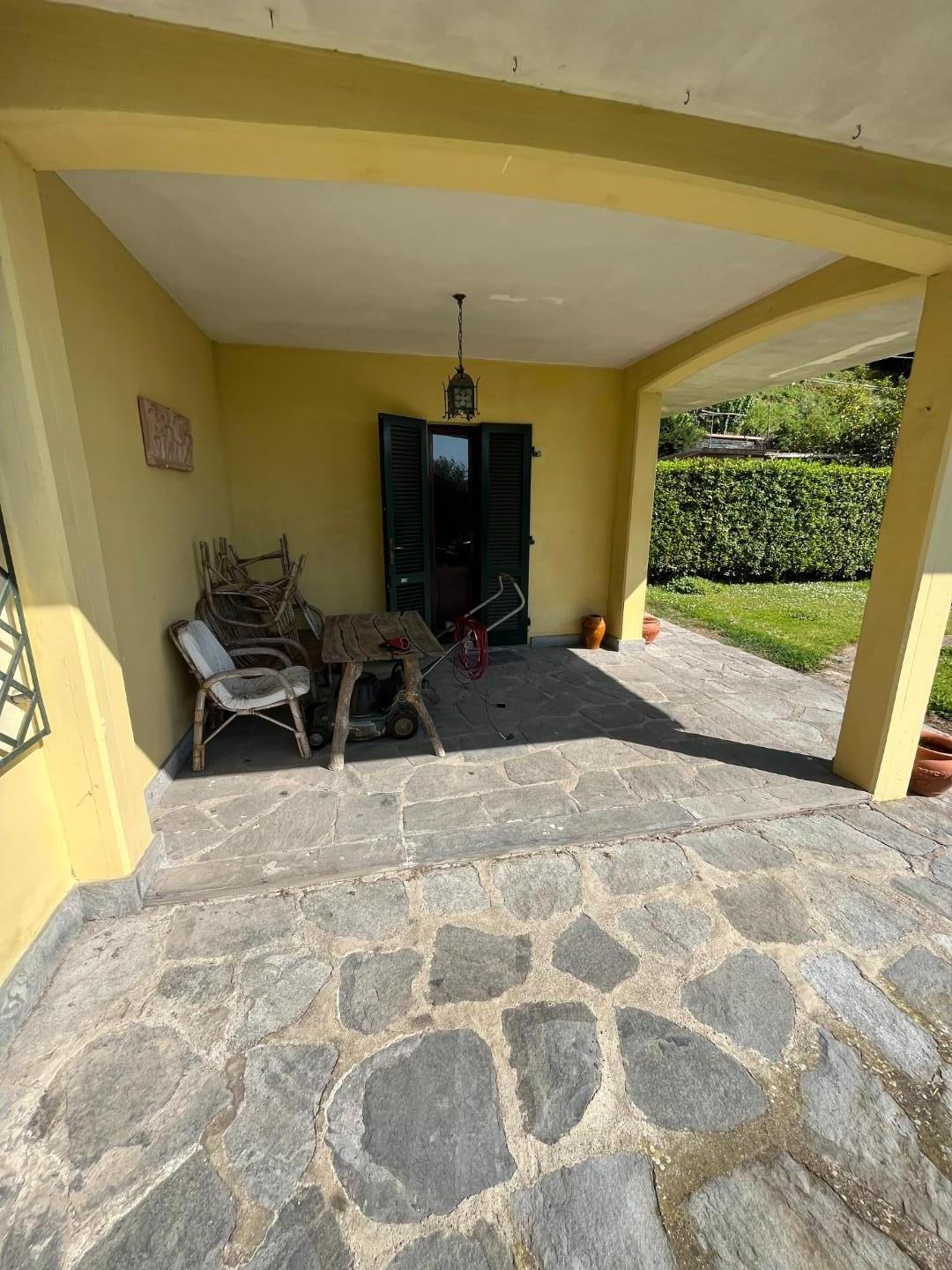 casa semindipendente in vendita a Montignoso in zona Capanne