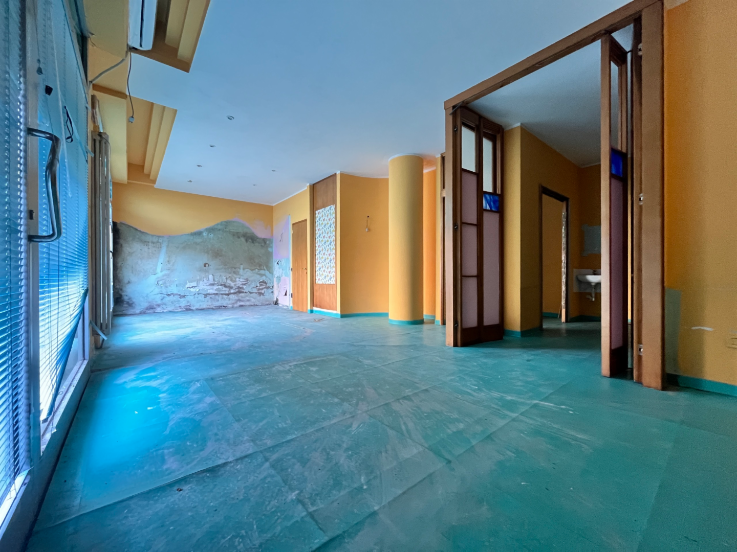 locale commerciale in affitto a Pontedera