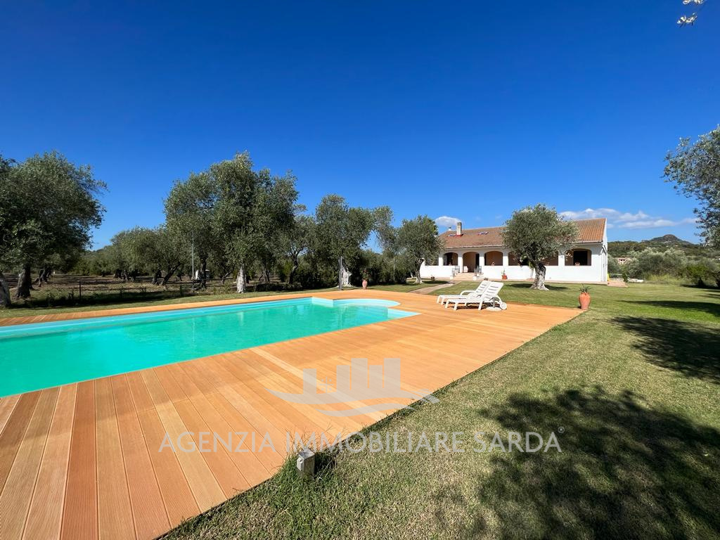 casa indipendente in vendita ad Alghero in zona Carrabuffas