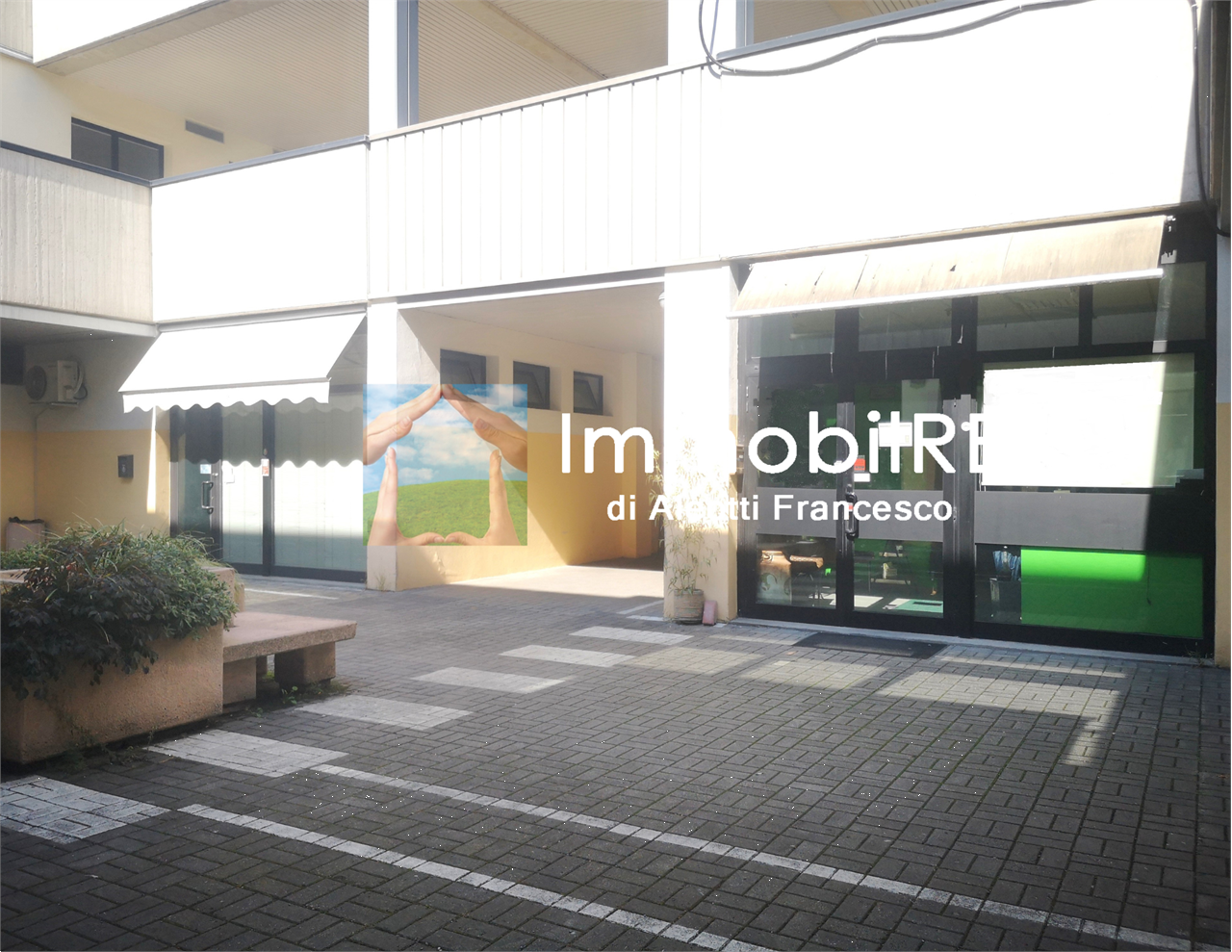 negozio in vendita a Reggio nell'Emilia