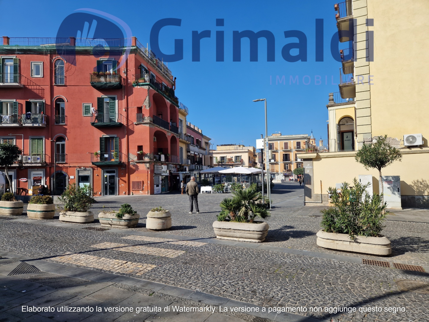 locale commerciale in affitto a Pozzuoli