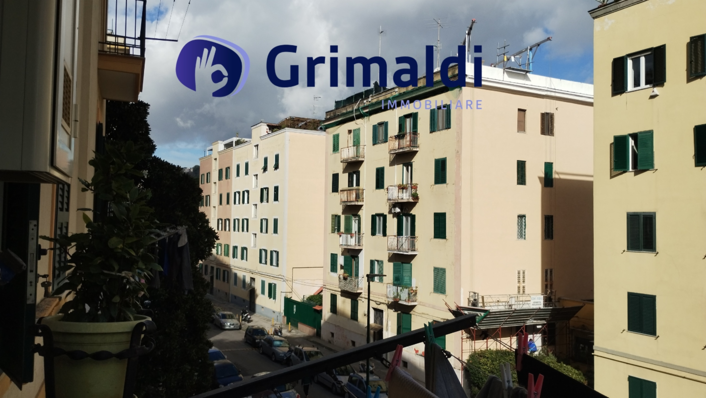 appartamento in vendita a Napoli in zona Stella