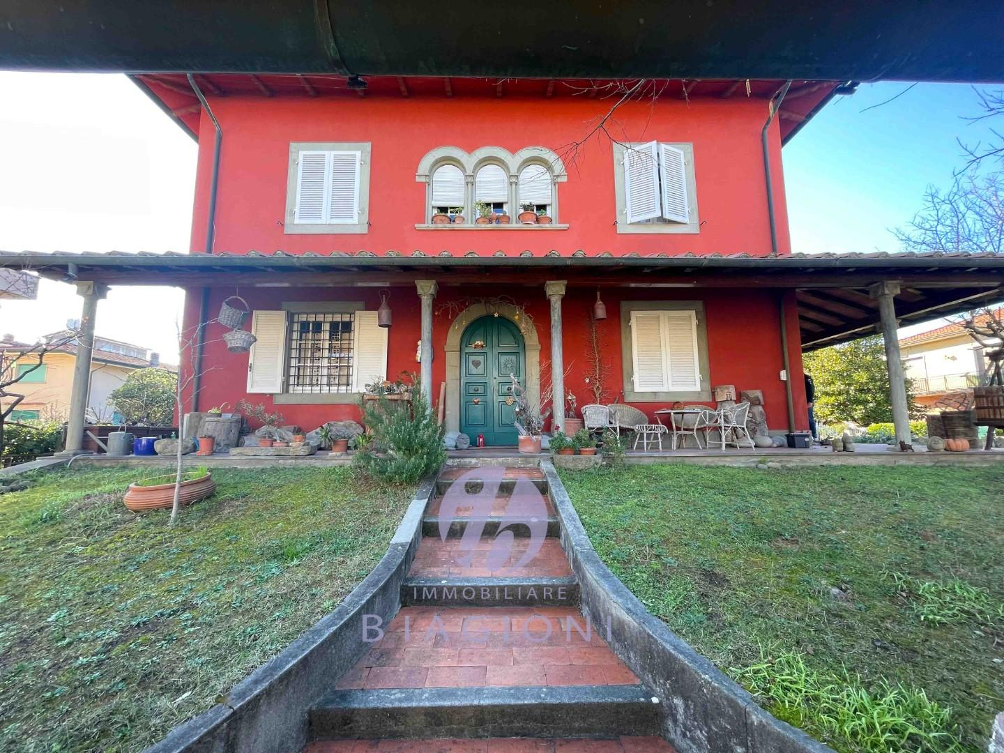 casa indipendente in vendita a Camaiore in zona Lido di Camaiore