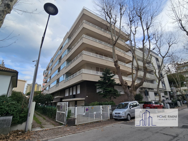 appartamento in vendita a Rimini in zona Marina Centro