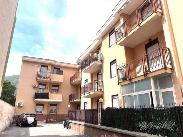 appartamento in vendita a Palermo in zona Chiavelli