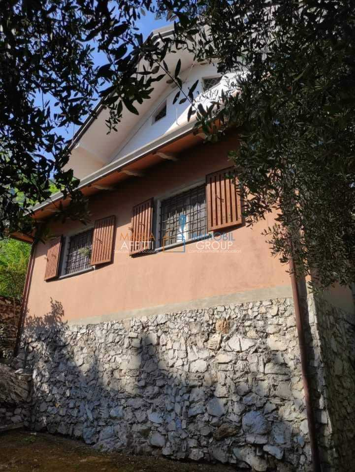 casa indipendente in vendita a Massa in zona Antona
